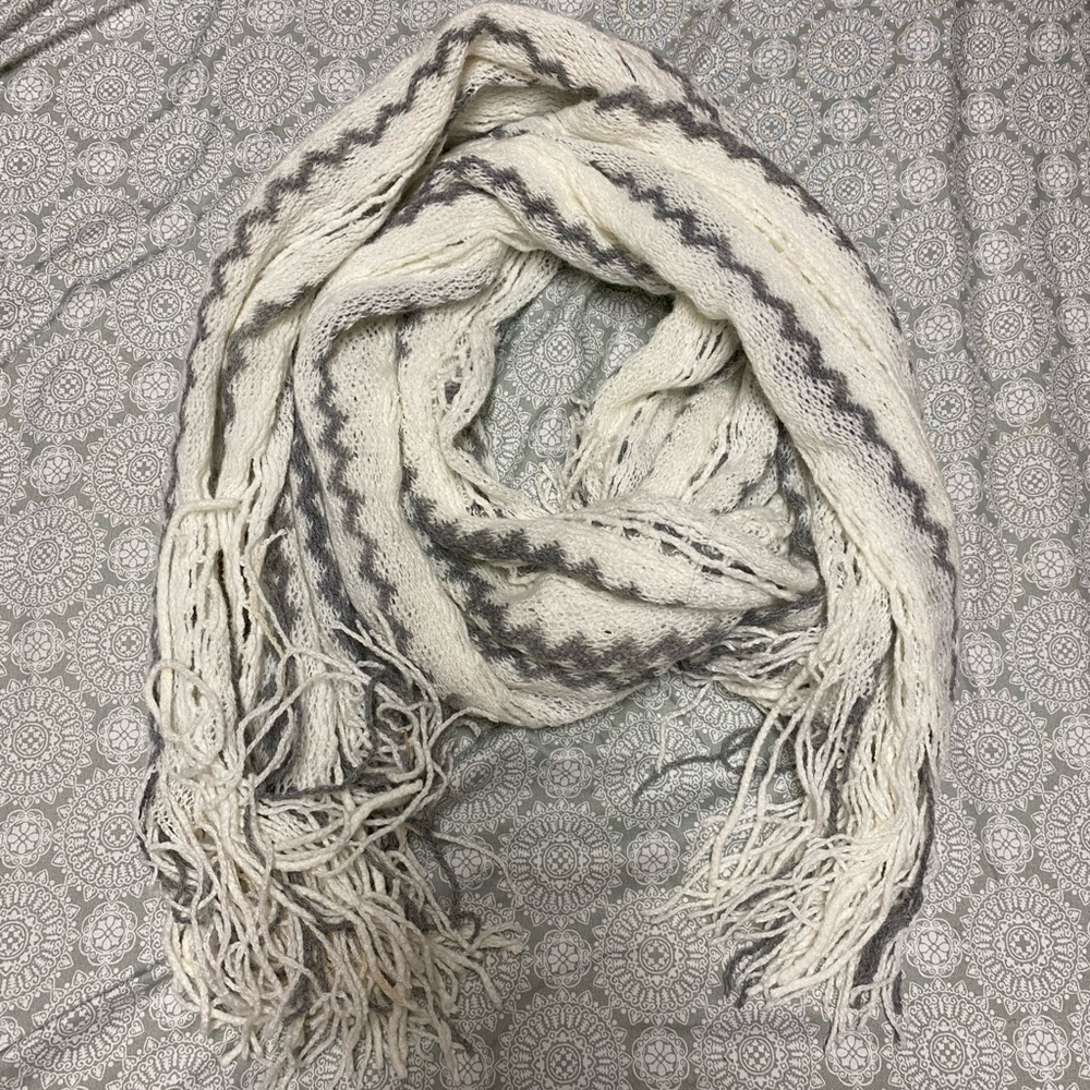 Knit scarf